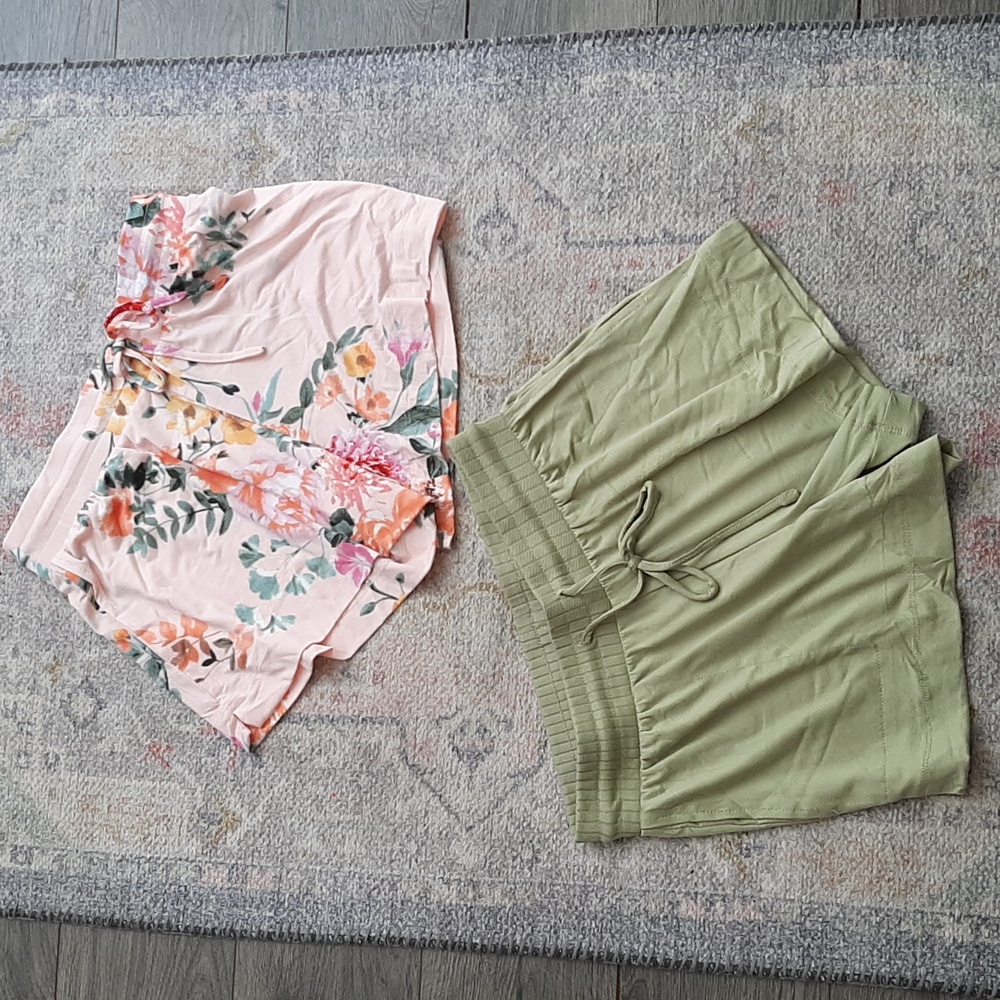 Flora by flora nikrooz lounge shorts bundle  size small